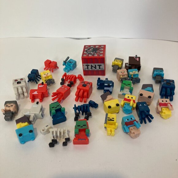 Minecraft Mini-Figures Lot of 31 Action Figures Mojang Zombie Steve Skeleton - Picture 1 of 8